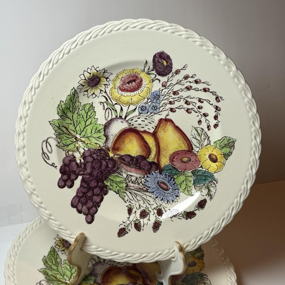 Vernon Kilns Hand Painted Fruit Floral Plates Set of 2‎ California USA Vintage